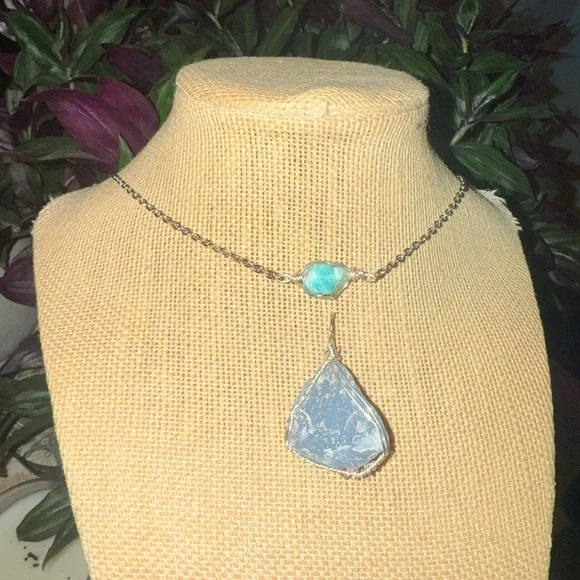 Calming crystal vibes set & blue bar necklace bundle